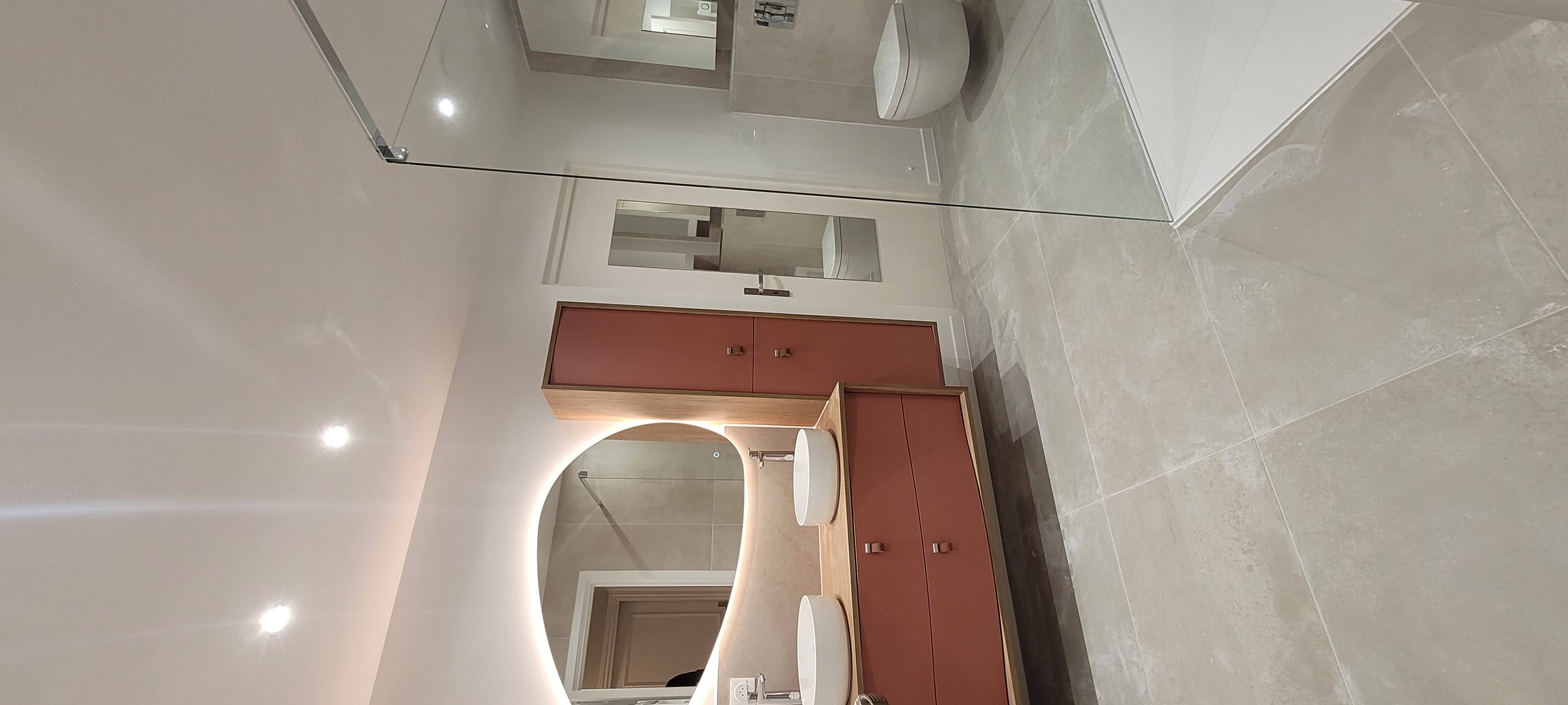 Meuble sur mesure terracotta et miroir LED - ACCESS BAIN Antibes